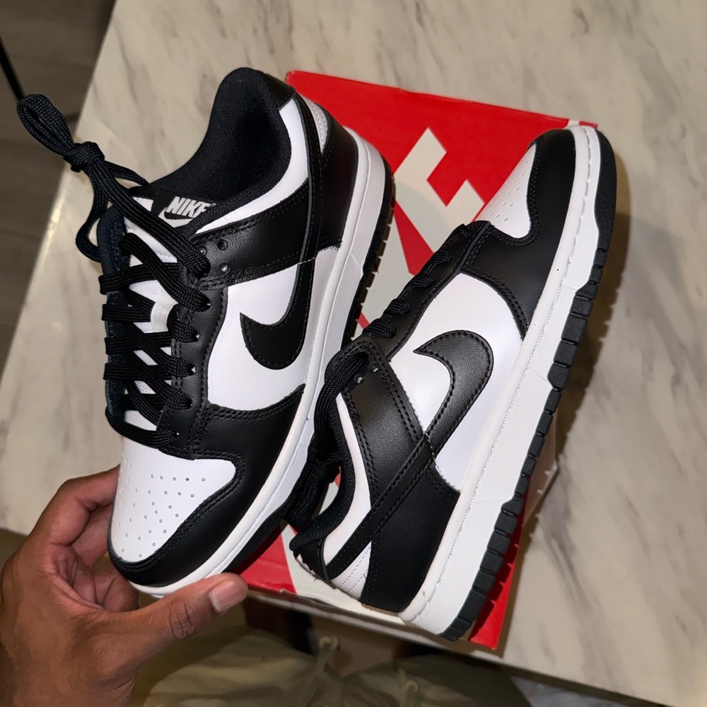 Nike Men's Black and White Dunk Sneakers